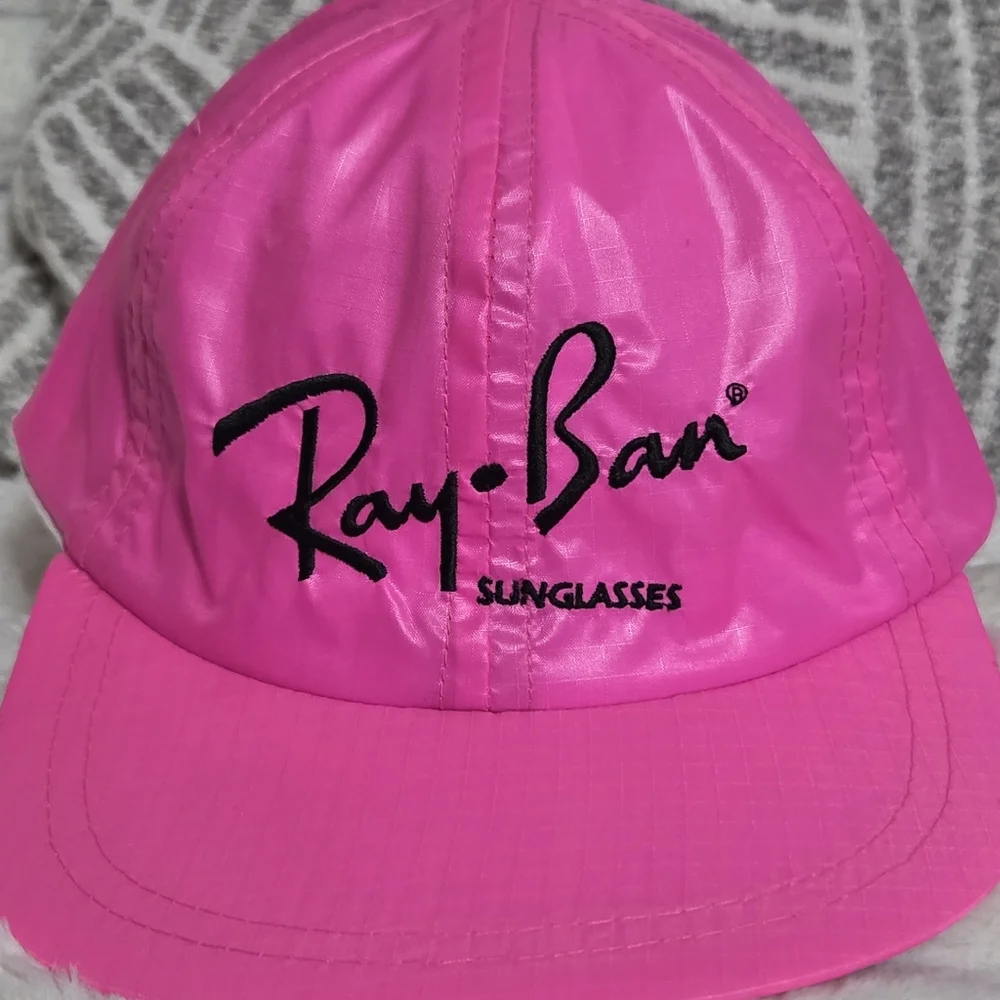 Rare Vintage‎ Ray-Ban Neon Pink Satin Baseball Cap Bump Bonnets Ski Headwear